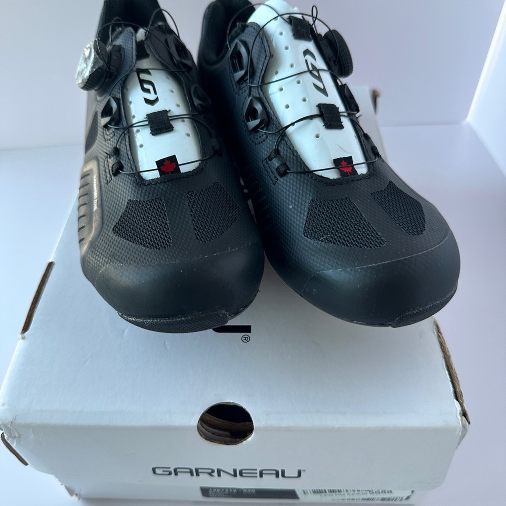 Garneau Black and White Cycling Athletic Shoes